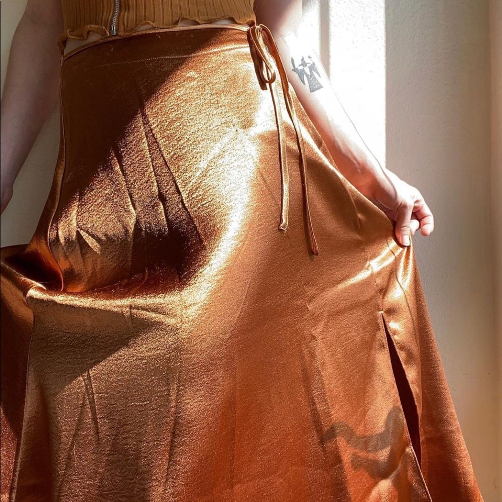 Golden midi skirt 🧡